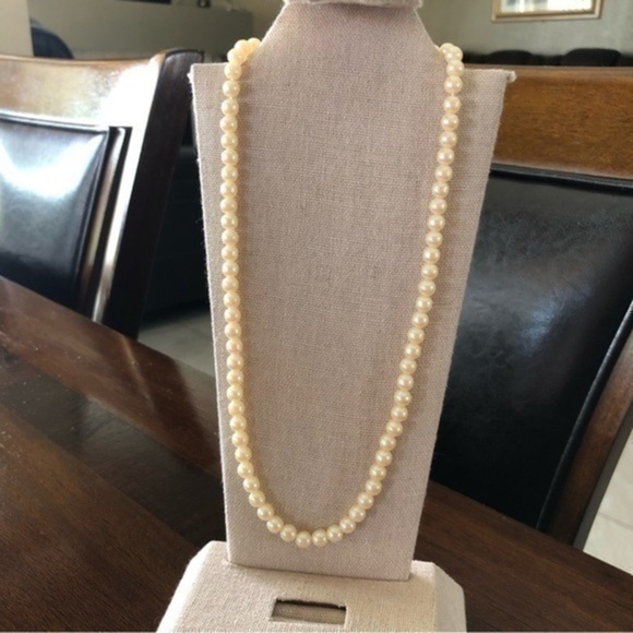Vintage Faux Pearl Necklace - Picture 1 of 3